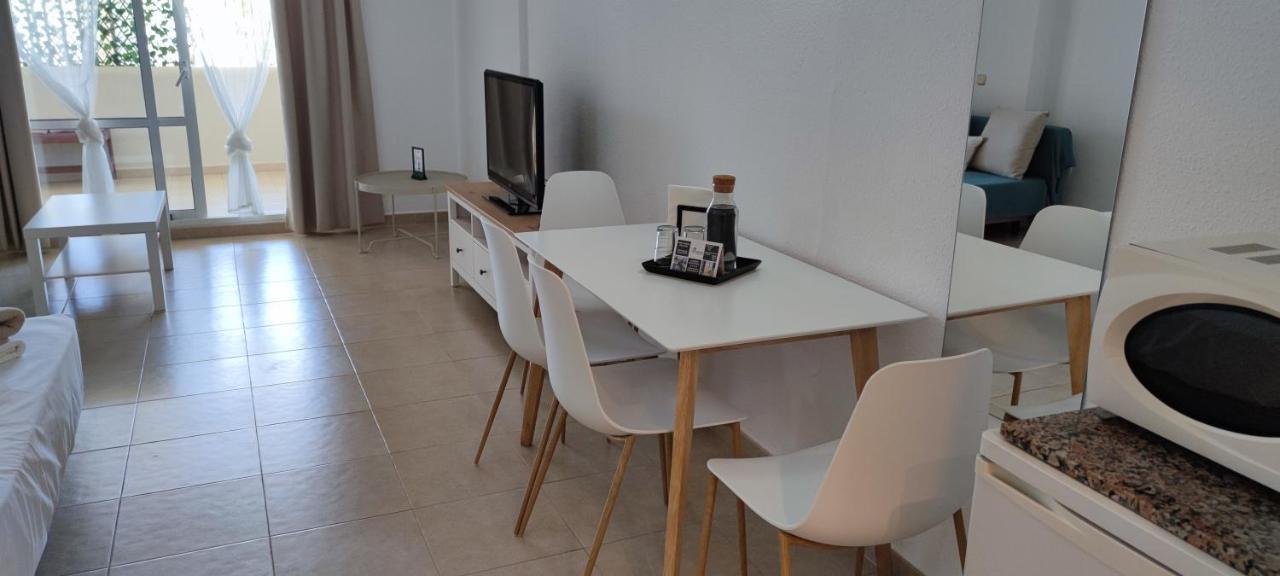 Benalbeach Casa Kito Relax 1ª Linea De Playa Benalmádena Exteriör bild